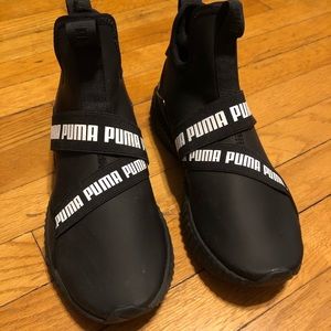 Women’s Puma sneakers